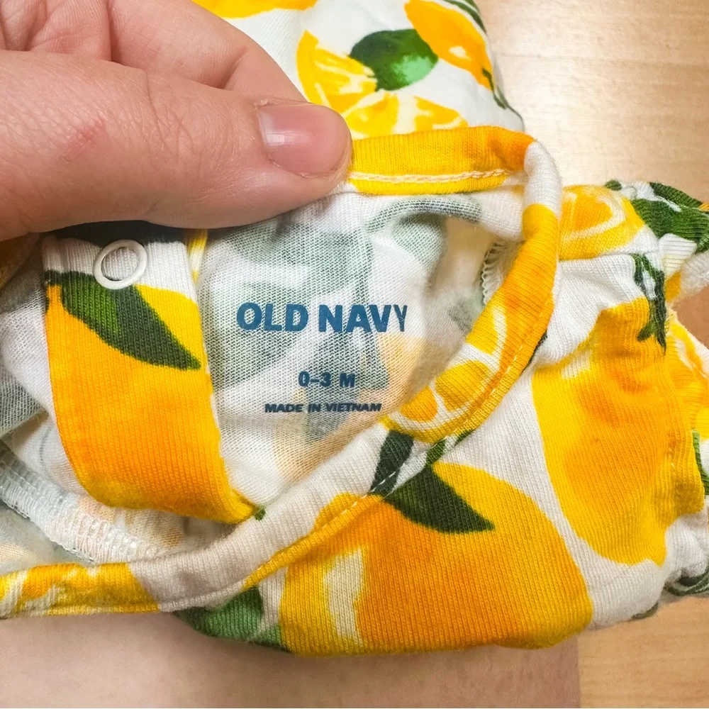Old Navy Orange Graphic Ruffle Sleeve Cotton Bodysuit Baby Girl Size 0-3M